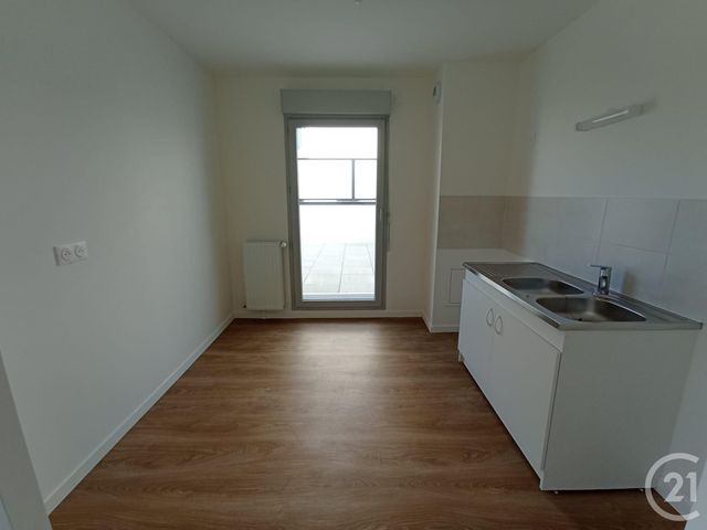 Appartement F4 à vendre - 4 pièces - 85.6 m2 - CHARTRES - 28 - CENTRE - Century 21 Maitrejean Immobilier