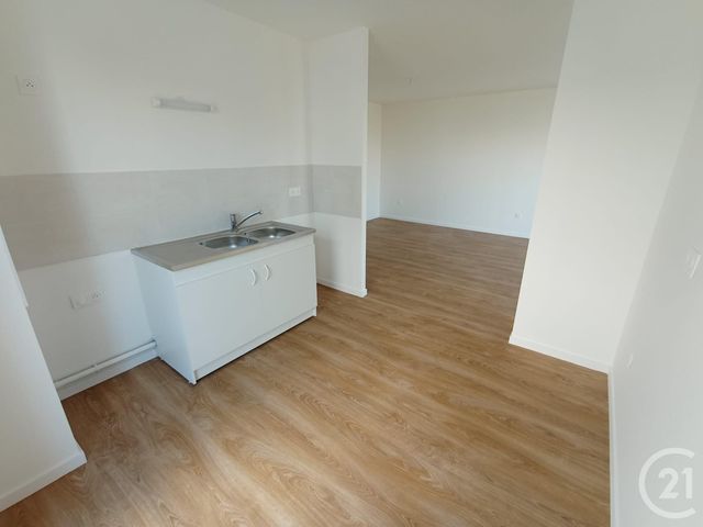 Appartement F4 à vendre - 4 pièces - 85.6 m2 - CHARTRES - 28 - CENTRE - Century 21 Maitrejean Immobilier