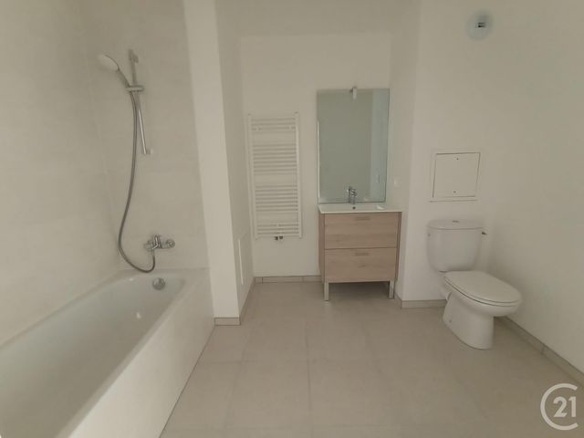 Appartement F4 à vendre - 4 pièces - 85.6 m2 - CHARTRES - 28 - CENTRE - Century 21 Maitrejean Immobilier