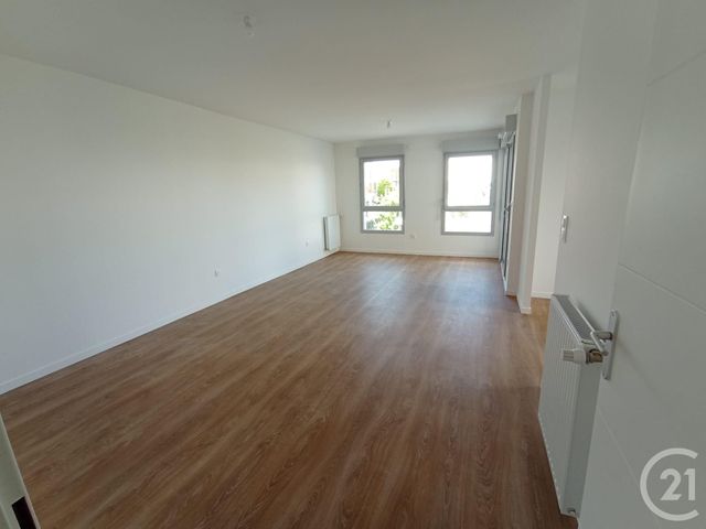 Appartement F4 à vendre - 4 pièces - 85.6 m2 - CHARTRES - 28 - CENTRE - Century 21 Maitrejean Immobilier