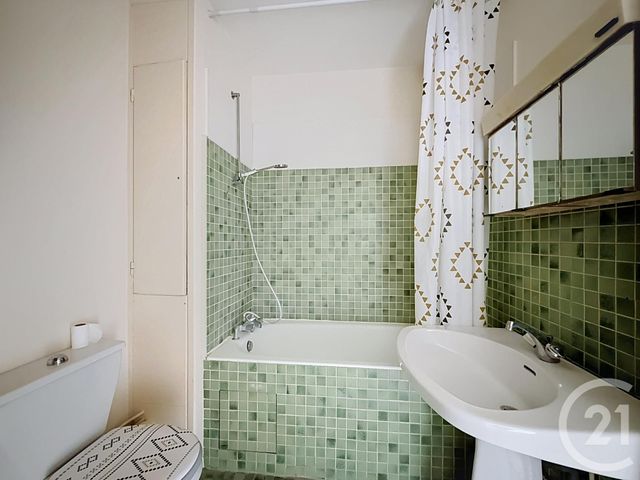 Appartement T2 à vendre - 2 pièces - 37.5 m2 - CHARTRES - 28 - CENTRE - Century 21 Maitrejean Immobilier