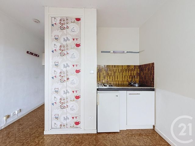 Appartement T2 à vendre - 2 pièces - 37.5 m2 - CHARTRES - 28 - CENTRE - Century 21 Maitrejean Immobilier