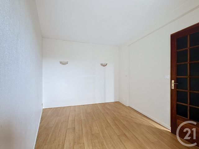 Appartement T2 à vendre - 2 pièces - 37.5 m2 - CHARTRES - 28 - CENTRE - Century 21 Maitrejean Immobilier